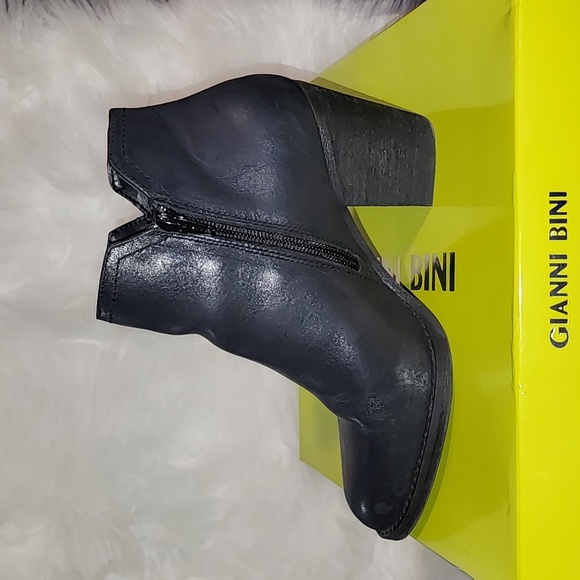 Women Booties 7.5M - Picture 4 of 5